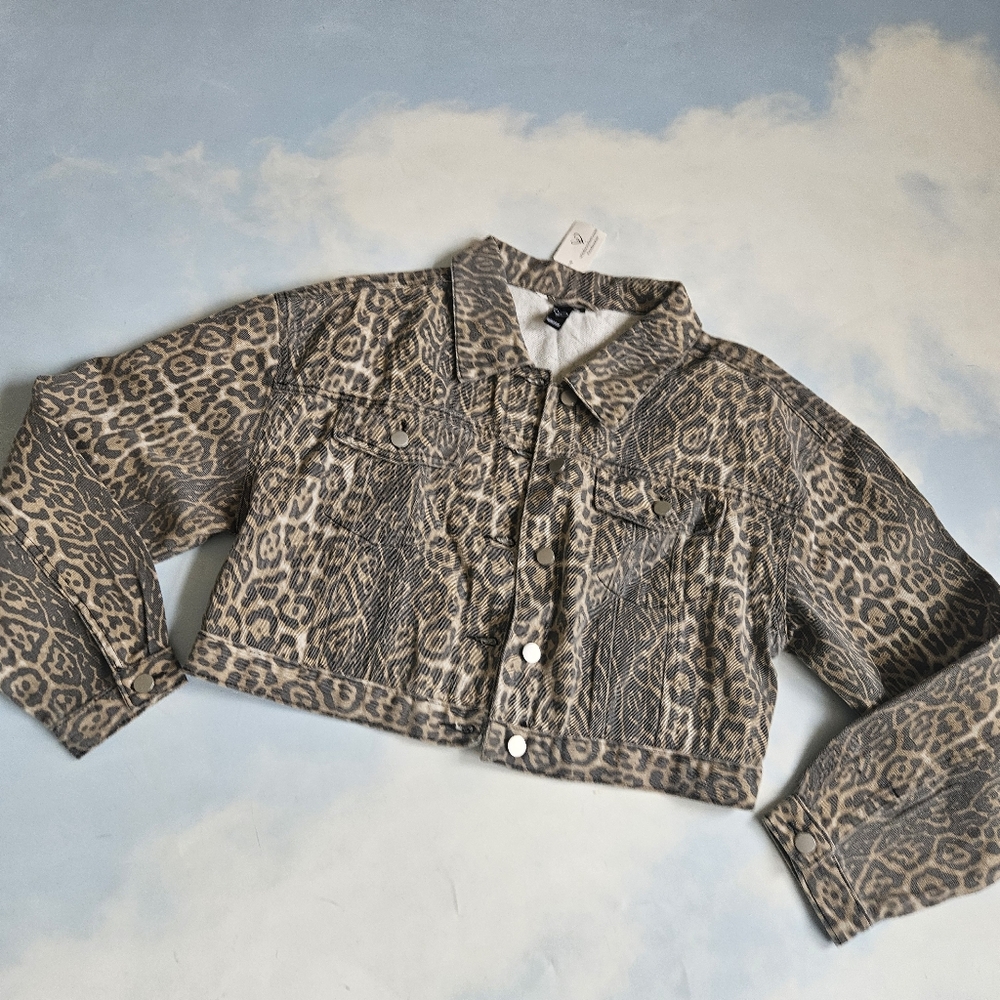 Leopard Print Cropped Jacket - Picture 2 of 11